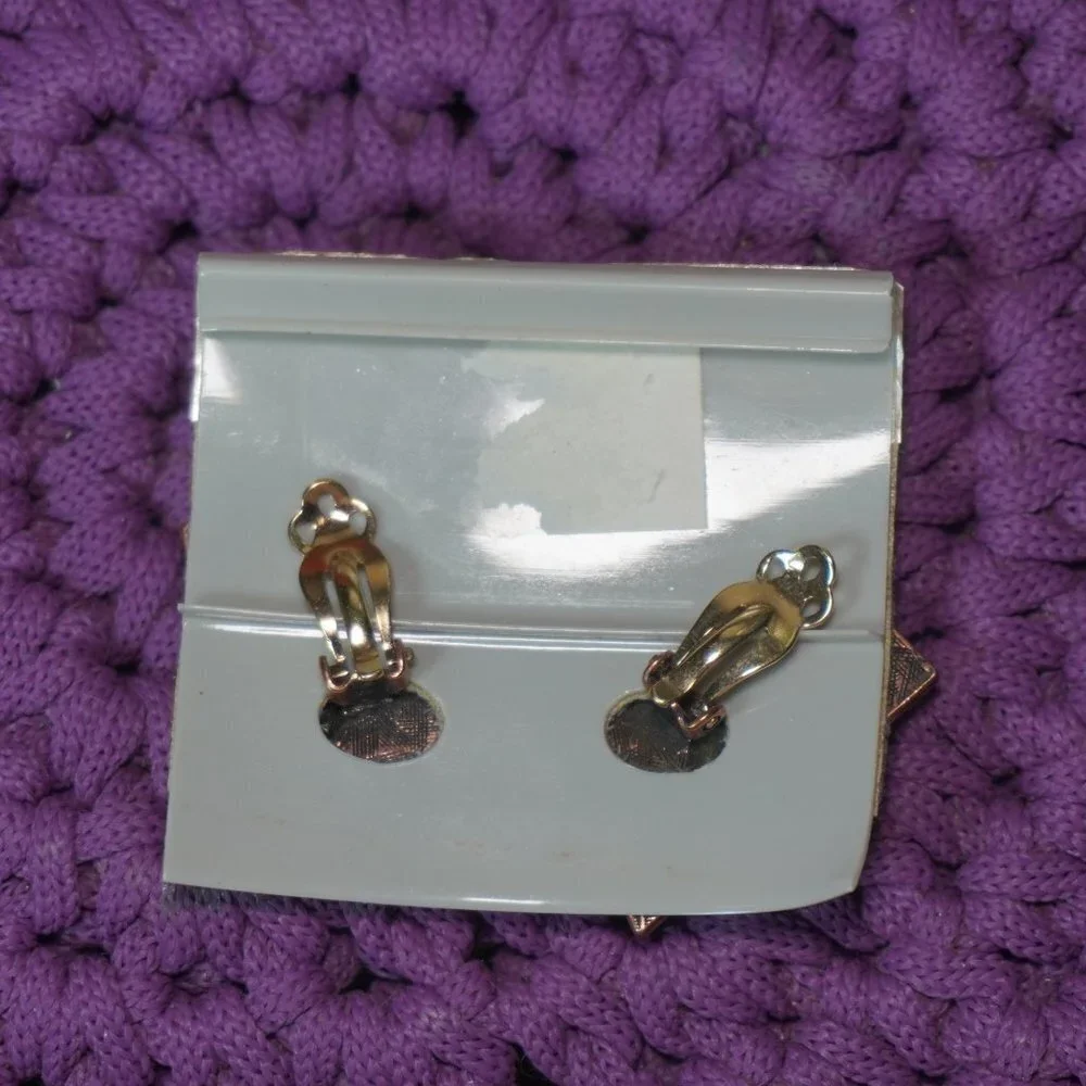 Pierre Cardin New York Womens Bronze Boho Triangle Shaped Clip On Earrings - Picture 2 of 2